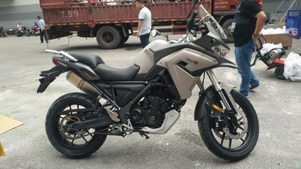 Loncin CR9, Motor Adventure China Bermesin BMW650GS