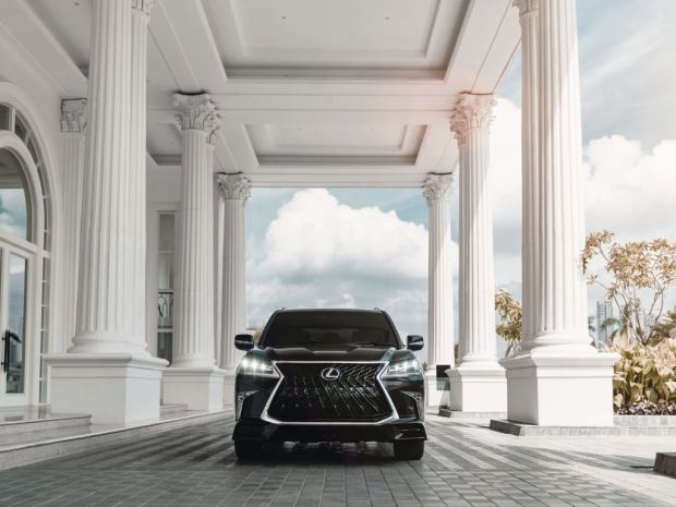 The New LX 570 Sapa Penggemar Mobil Luxury SUV di Indonesia