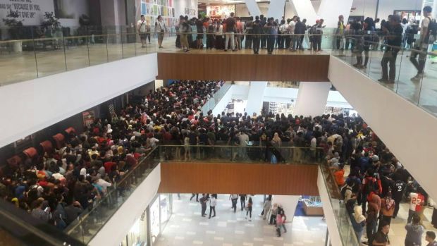 Didiskon, 11.000 Orang Antre Berebut 200 Perangkat Apple