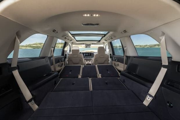 Mercedes-Benz Luncurkan Mobil SUV GLS Termewah di New York