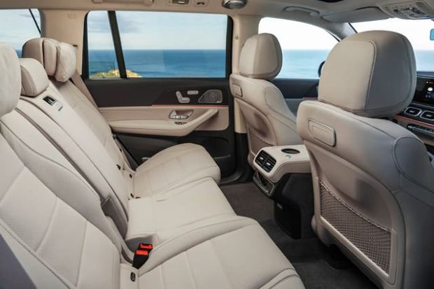 Mercedes-Benz Luncurkan Mobil SUV GLS Termewah di New York
