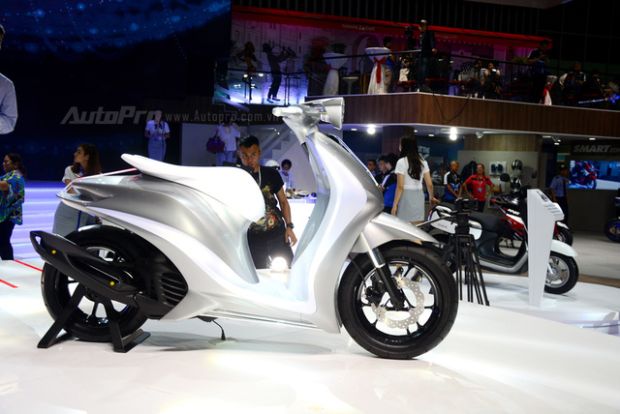 Yamaha Glorious, Skutik Canggih Bernilai Seni Tinggi Resmi Diperkenalkan