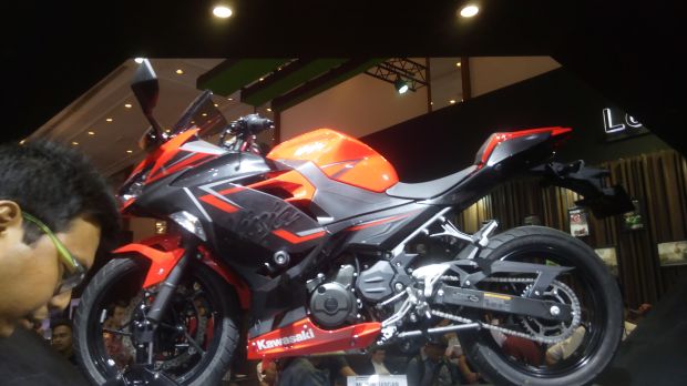 Resmi, Kawasaki Ninja 250 MY 2019 Smart Key Dijual Mulai Rp61 Juta