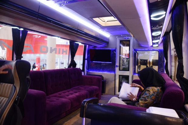 Hino Bus RM 380 Calon Jawara Lintas Jawa dan Sumatera