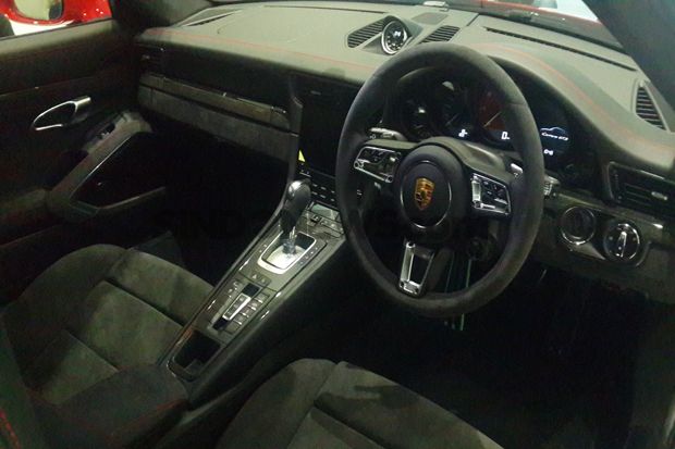 Wow, Porsche 911 Carrera GTS Mengaspal di Indonesia