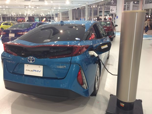 Toyota Pusat Tak Ingin Buru-buru Garap Mobil Listrik