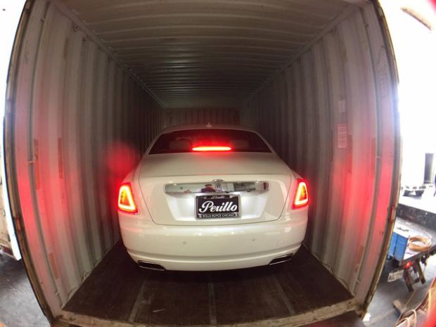 Mobil Rolls-Royce Ghost Mendarat di Vietnam