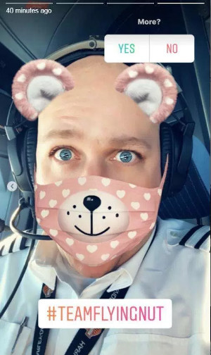 Pilot EasyJet Dilarang Terbang Gara-gara Bermain Snapchat