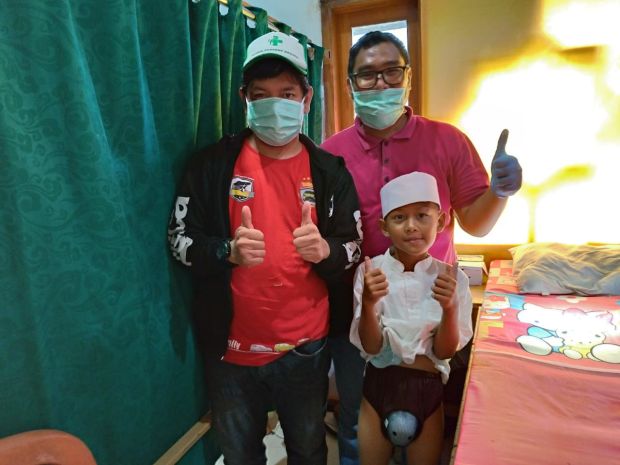 Bakti Sosial, 'Tosca Cyber' Gelar Sunatan Massal dan Pengobatan Gratis