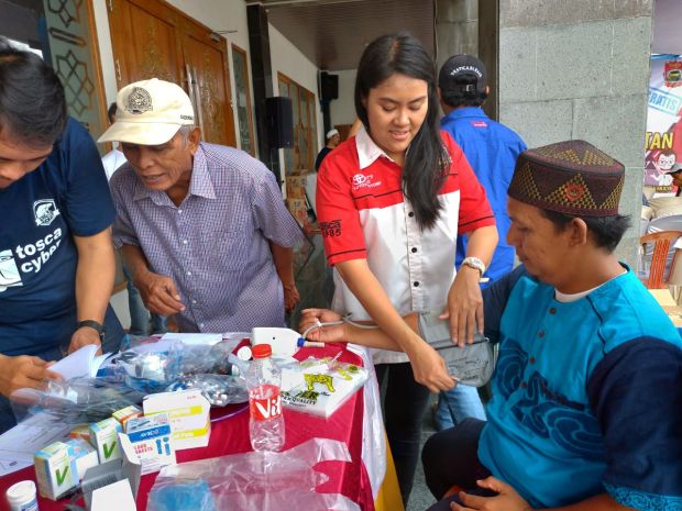 Bakti Sosial, 'Tosca Cyber' Gelar Sunatan Massal dan Pengobatan Gratis