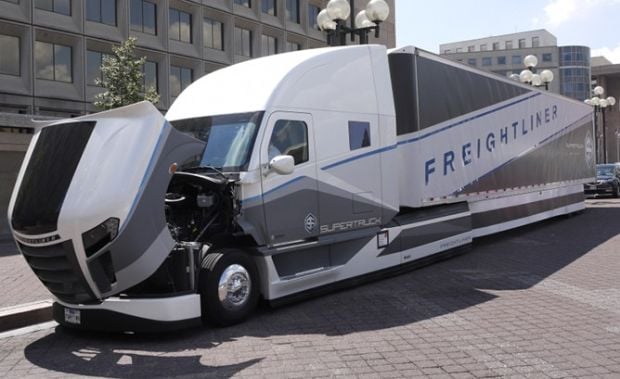 Tesla Produksi Truk yang Manjakan Sopir pada 2019