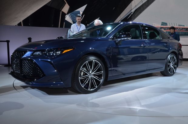 Toyota Mulai Umbar Bentuk Tubuh dan Tenaga Avalon 2019