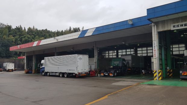 Melihat Cara Perbaikan Truk dan Bus di UD Trucks Yokohama CC
