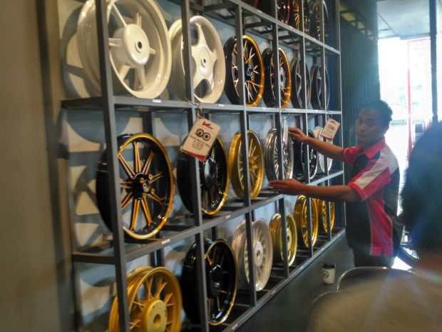 Dekatkan Diri ke Konsumen, Velg ROSSI Buka Showroom di Kebun Jeruk