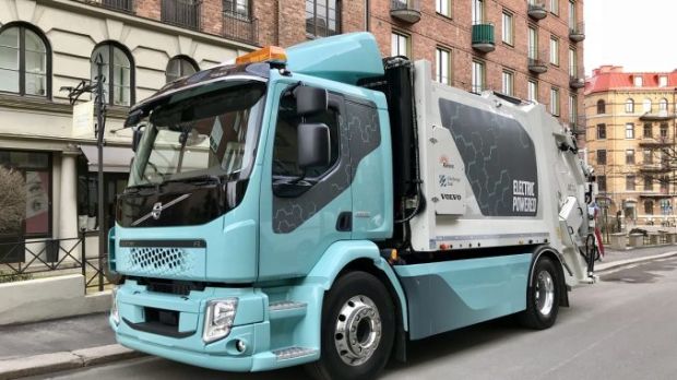 Bongkar Muat Cepat, Volvo Siap Bungkam Truk Canggih Tesla