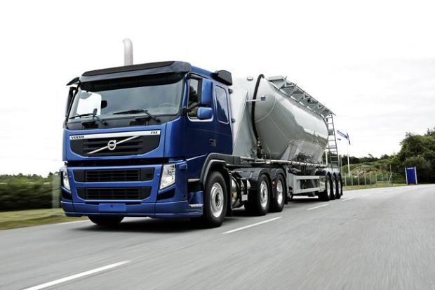 Bongkar Muat Cepat, Volvo Siap Bungkam Truk Canggih Tesla