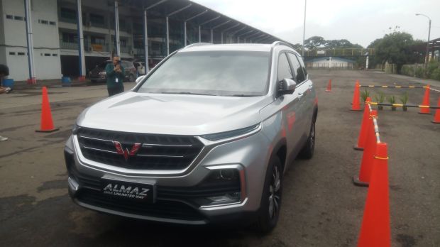 Bisa Kenali Gaya Mengemudi Anda, Wuling Almaz Resmi Datangi Indonesia