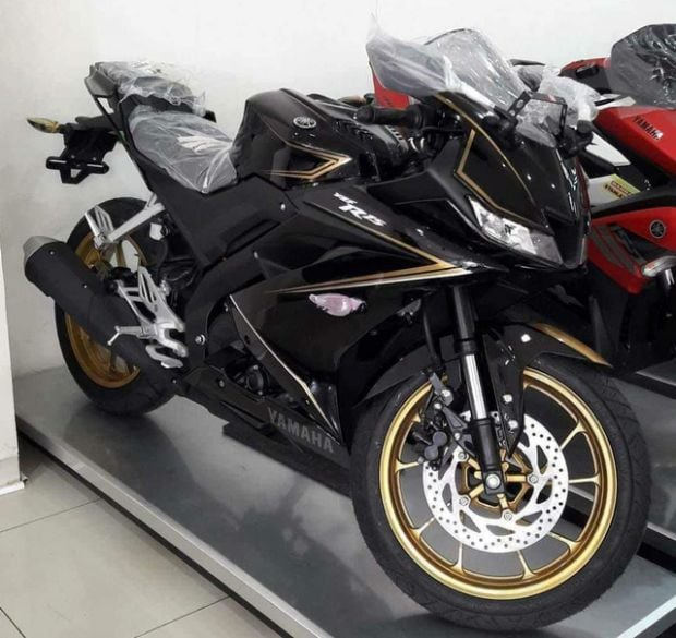 Yamaha Beri Sentuhan Emas di Yamaha R15 Spesial Edition