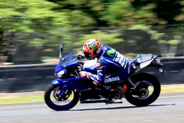 Yamaha R15 Yamaha R15