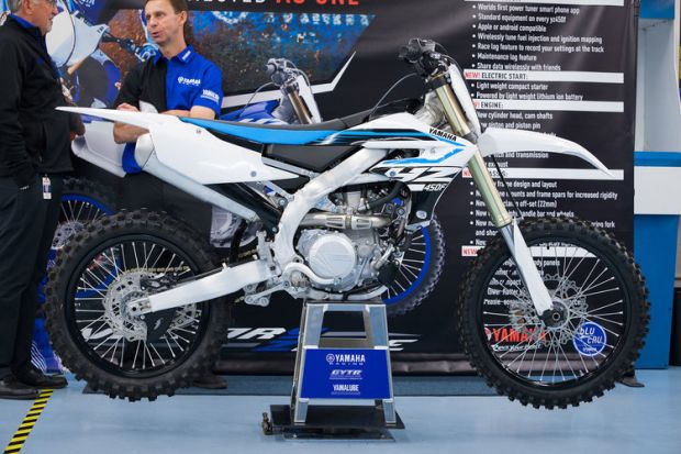 Yamaha Perkenalkan Trail Enduro 2018 dengan Mesin DOHC Titanium