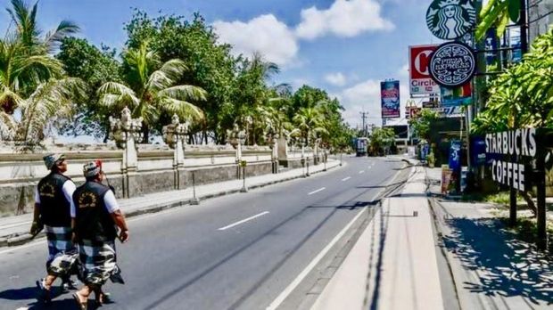 Gak Bisa Jalan-Jalan,...