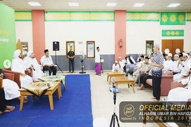 Cerita Berkesan Ustaz Felix Siauw Saat Bertemu Habib Umar