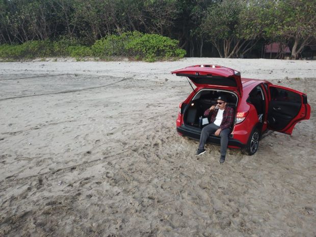 Menikmati Sunset di Pantai Tersembunyi Alas Purwo
