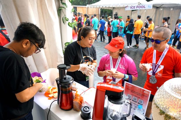 Sharp Indonesia Sebar Gaya Hidup Sehat di Electric Jakarta Marathon