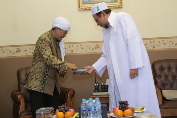Ketika Aa Gym Bertemu Habib Quraisy Baharun, Ini Pesannya