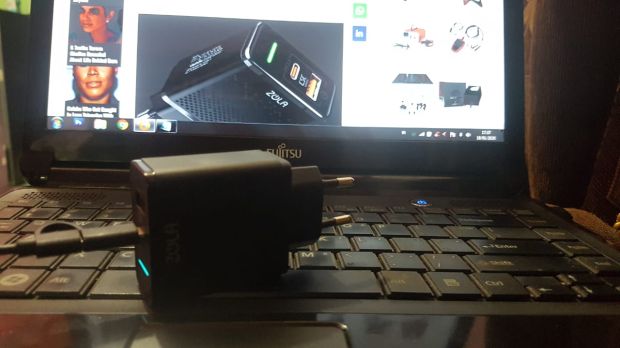 Isi Daya Cepat, Zola Thunder Bold Aman untuk Semua Merek Smartphone