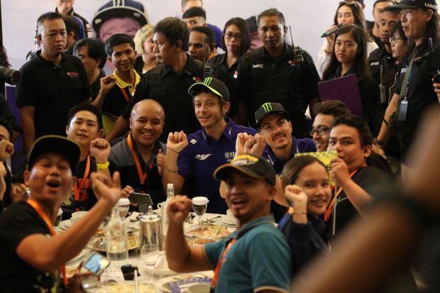 Pengakuan Mengejutkan Fans Bisa Goyang Ubur-Ubur Bareng Valentino Rossi