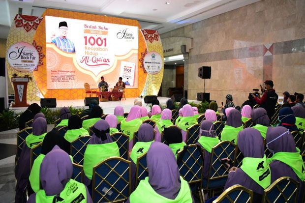 Ustaz Bobby Rilis Buku 'Meraih 1001 Keajaiban Hidup dengan Al-Qur'an'