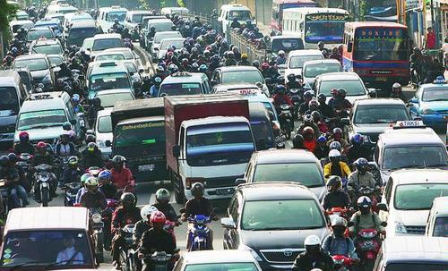 Macet parah, lalin Gatot...
