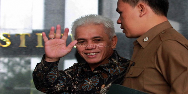 Hatta Rajasa lebih pas...