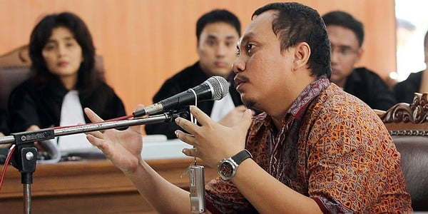 Mengaku salah, Gayus...