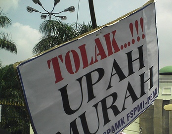Aksi buruh KBN, lumpuhkan...