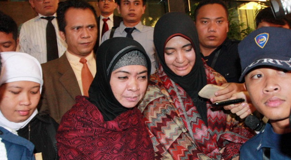 Wa Ode ditahan karena...