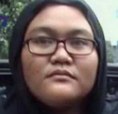 Ari pergi meninggalkan...