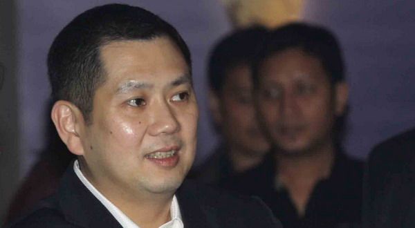 Hary Tanoesoedibjo terima...