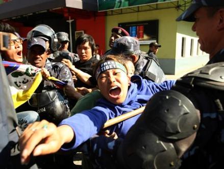 Media China tuduh media...