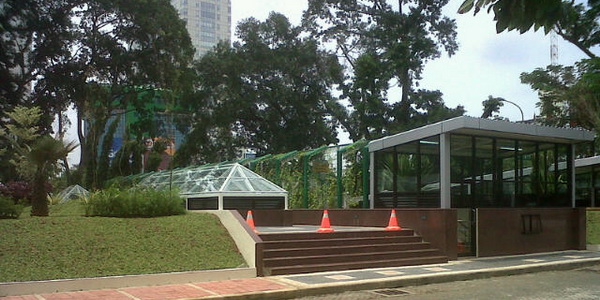 Lahan parkir Istana...
