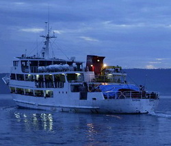 Ratusan penumpang MV...