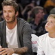 Hanya nonton, eh, Beckham...