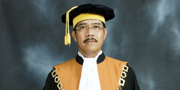 Hatta Ali dituntut permak...