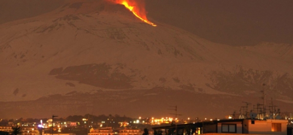 Gunung Etna di Italia...