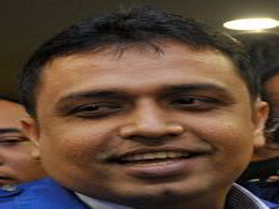 Undangan mendadak, Denny...