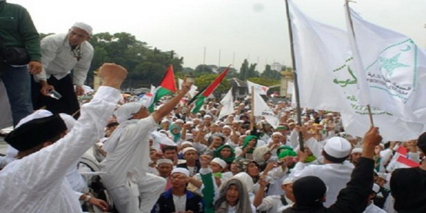 FPI tak mau pergi dari...