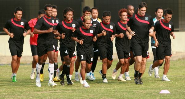 Duel berebut papan atas