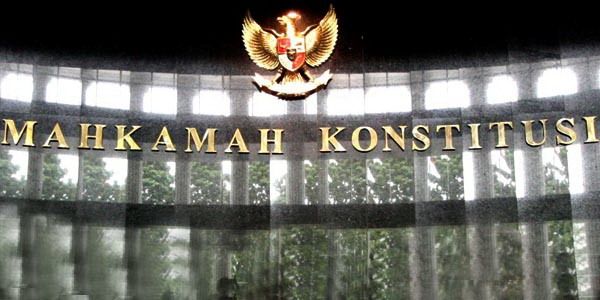 Lima Bupati menangkan...