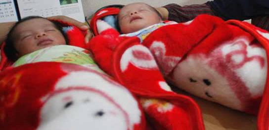 Bayi Ujang dan Asep...